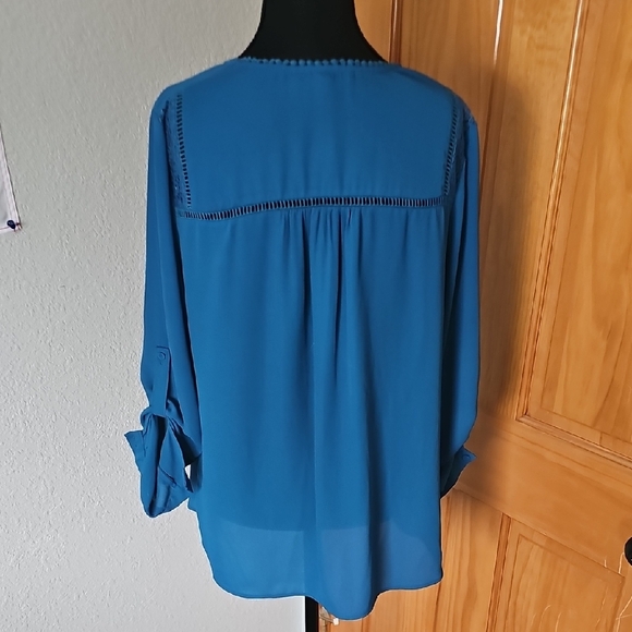 Daniel Rainn Teal Button-Front Blouse - Picture 2 of 2